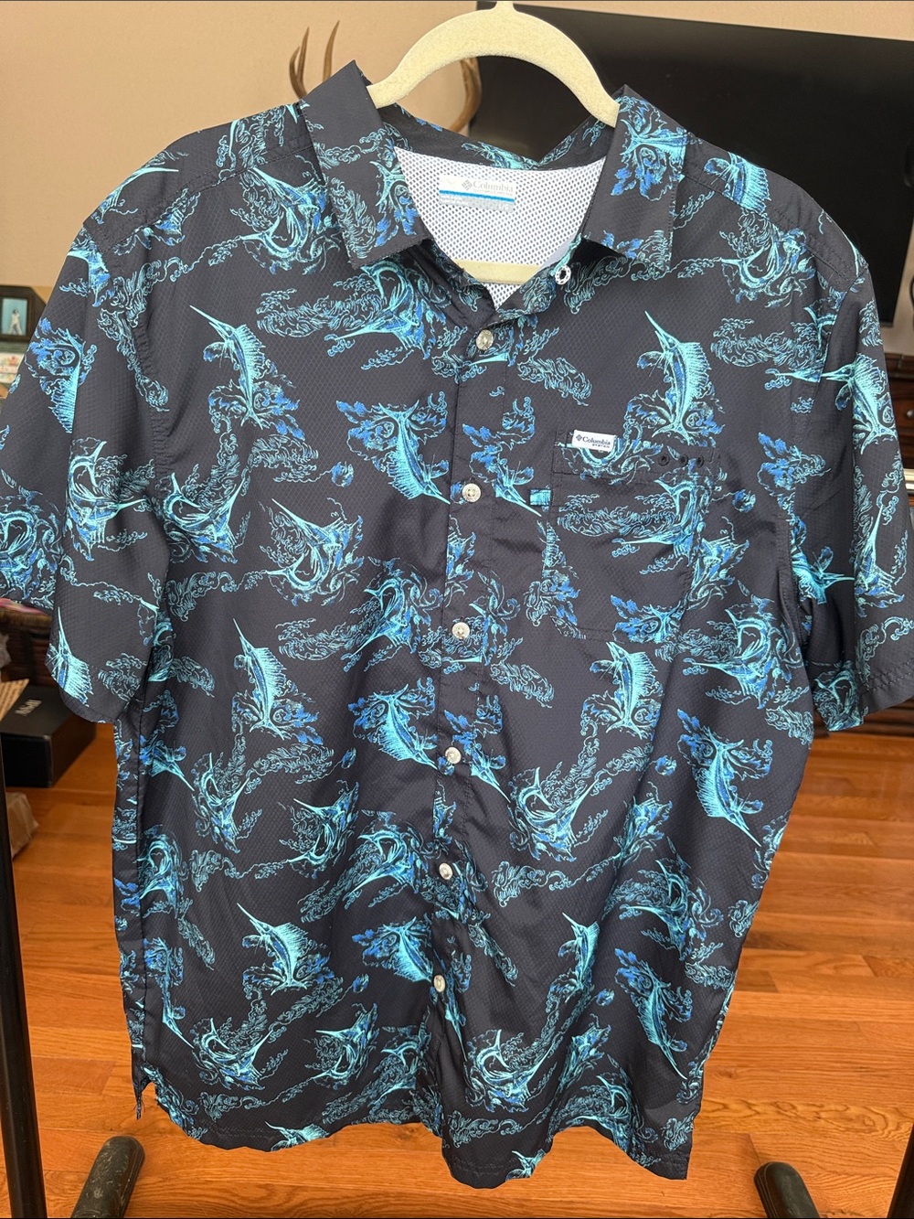 Columbia Men’s Navy Shirt with Teal Marlin Print